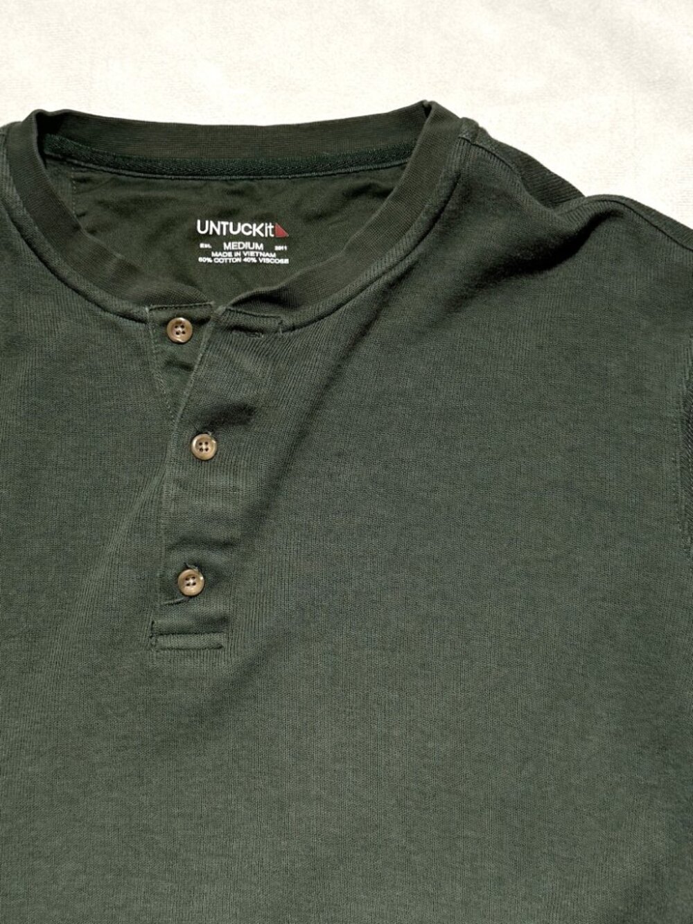 Untuckit Mens Henley Sweater Medium Green Long Sleeve mock Neck Preppy